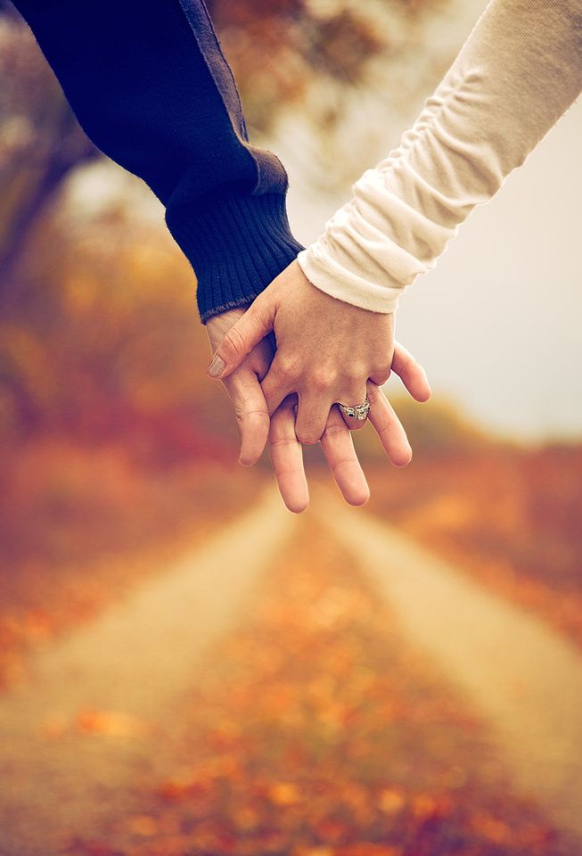 219bc5665457256cd71c3252c340fad4--fall-photography-engagement-photography