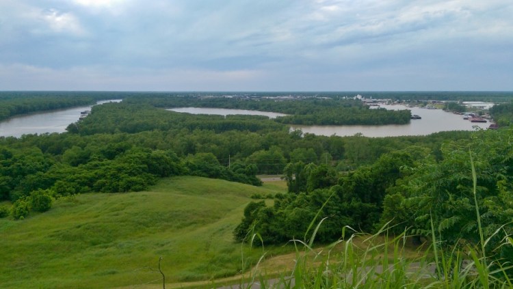 Vicksburg+high+bluff+overlooking+riverways+922x521